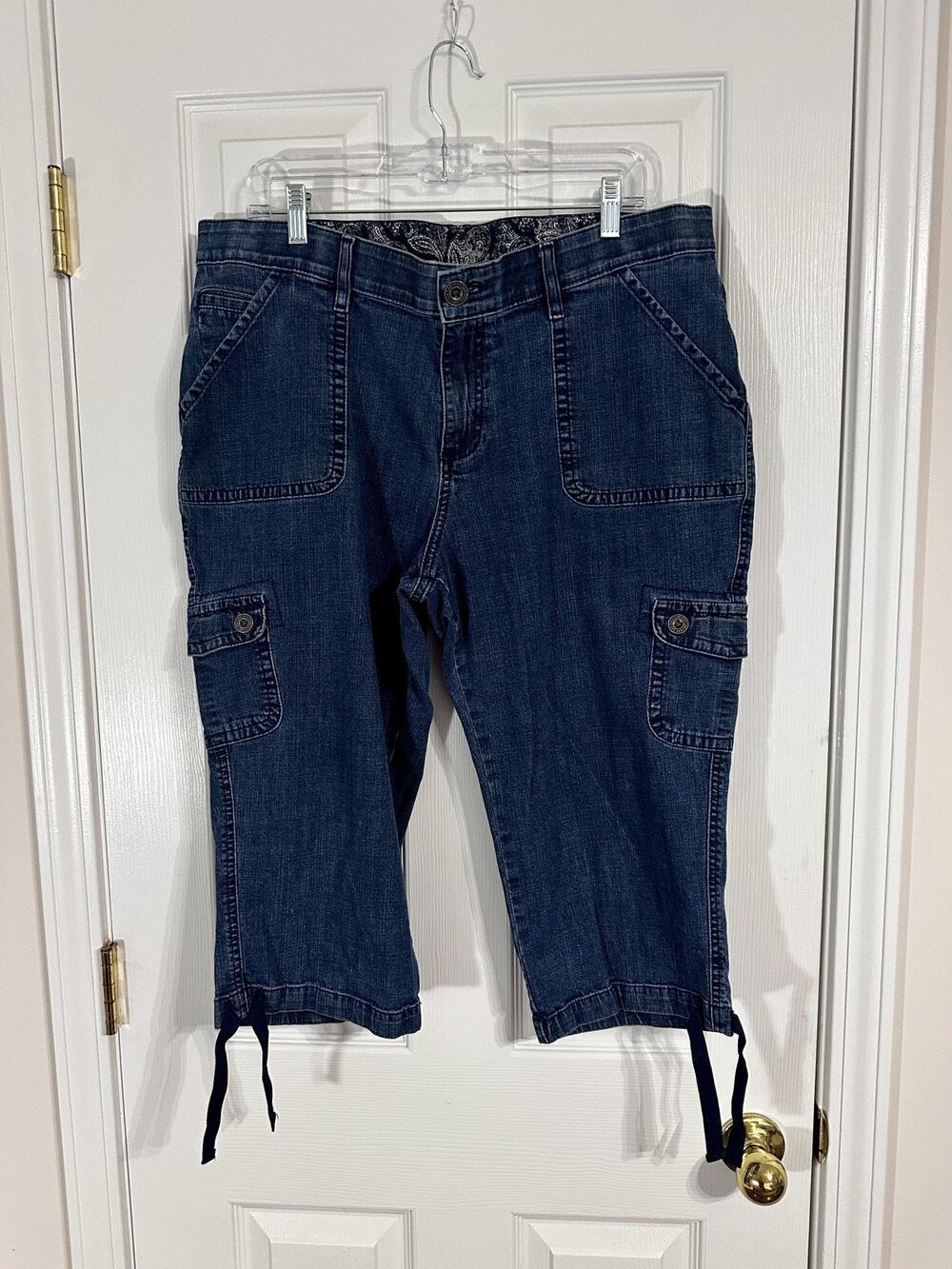 Lee Women's Denim Cargo Capri Pants Size 16W Medium Blue Stretch Tie Hem Utility